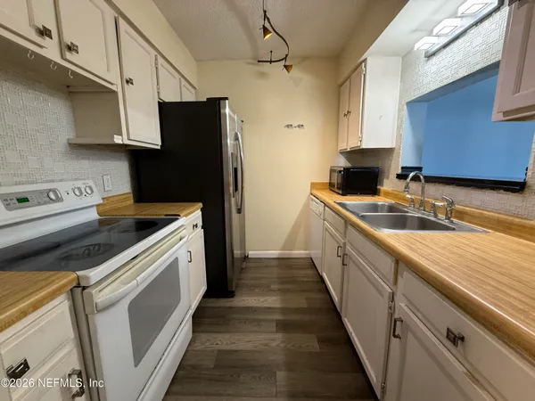 $1,250 | 3765 Crown Point Road, Unit 13, Jacksonville, FL 32257