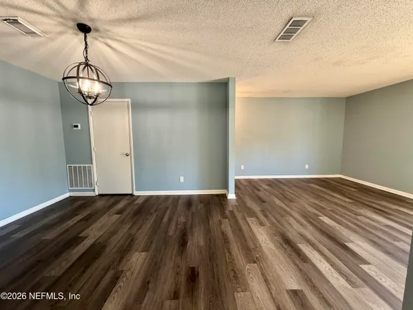 $1,250 | 3765 Crown Point Road, Unit 13, Jacksonville, FL 32257