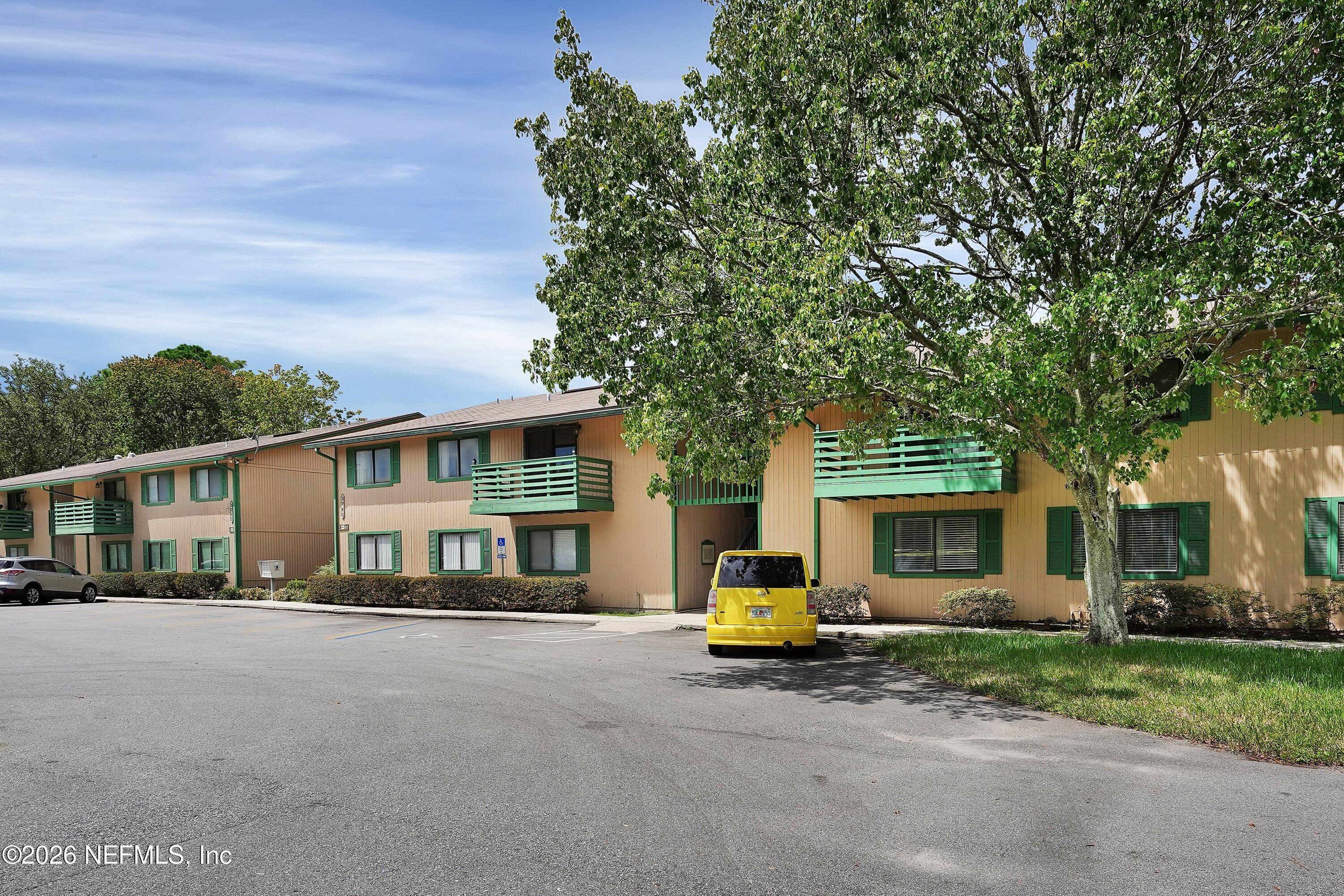 3765 Crown Point Road, Unit 13 Jacksonville, FL 32257 - Photo 3 of 37 001-3765CrownPointRoadUnit13-Jacksonvill