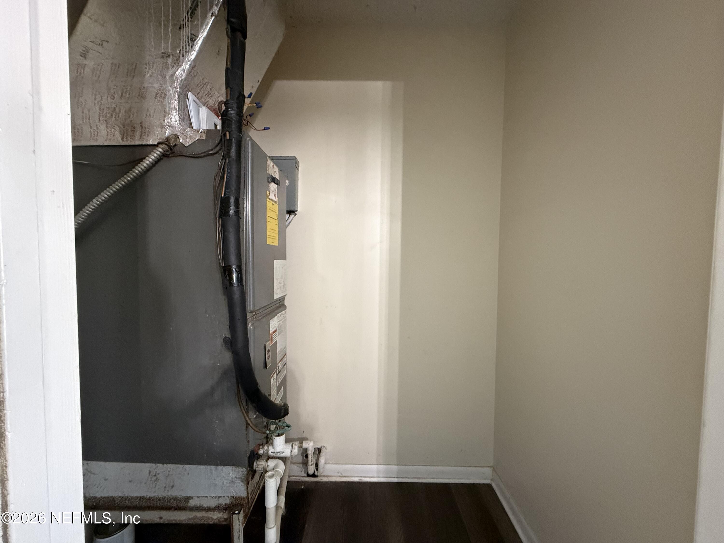 3765 Crown Point Road, Unit 13 Jacksonville, FL 32257 - Photo 36 of 37 a view of walk in closet