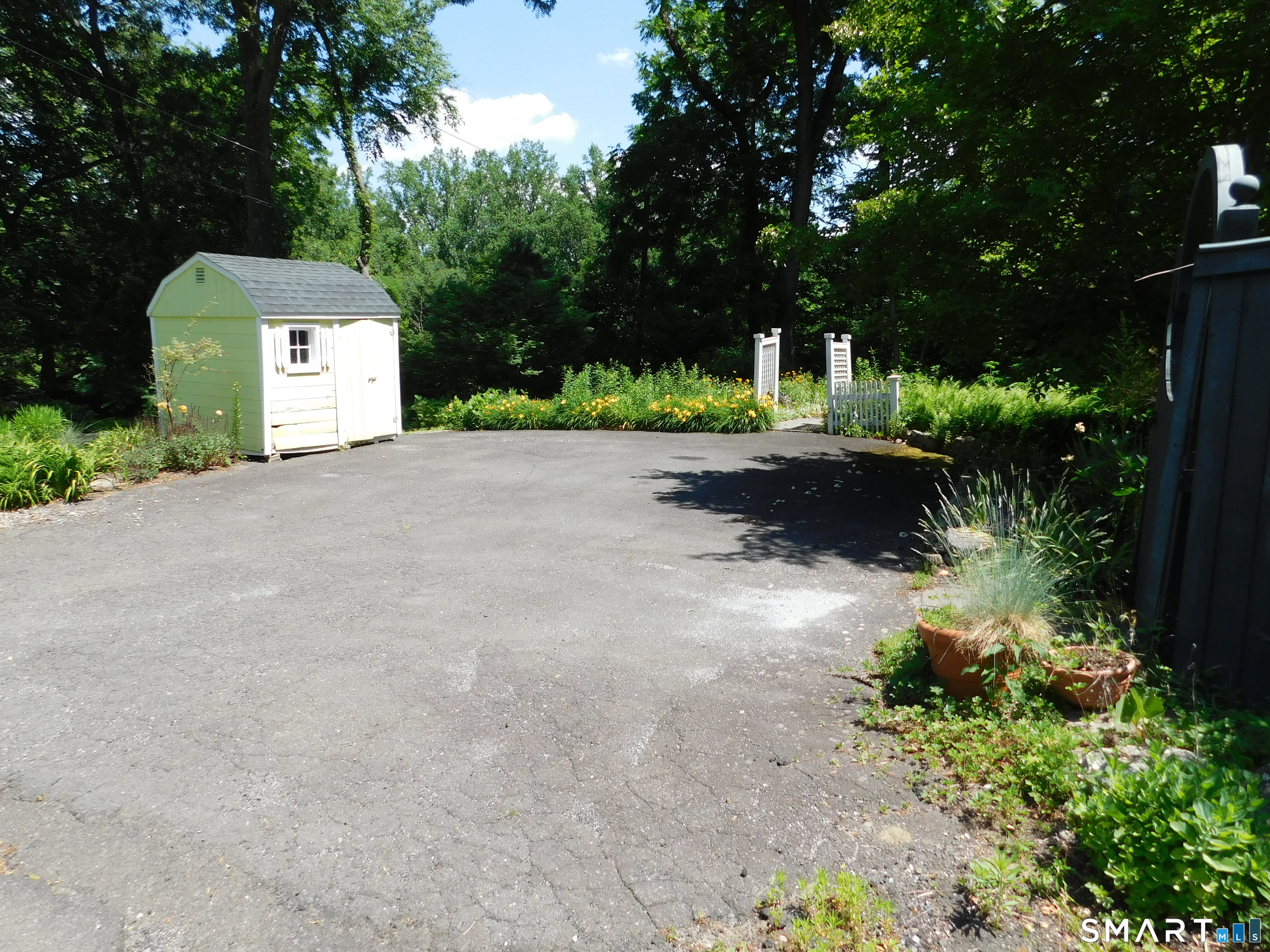 151 Great Quarter Road Newtown, CT 06482 - Photo 4 of 40