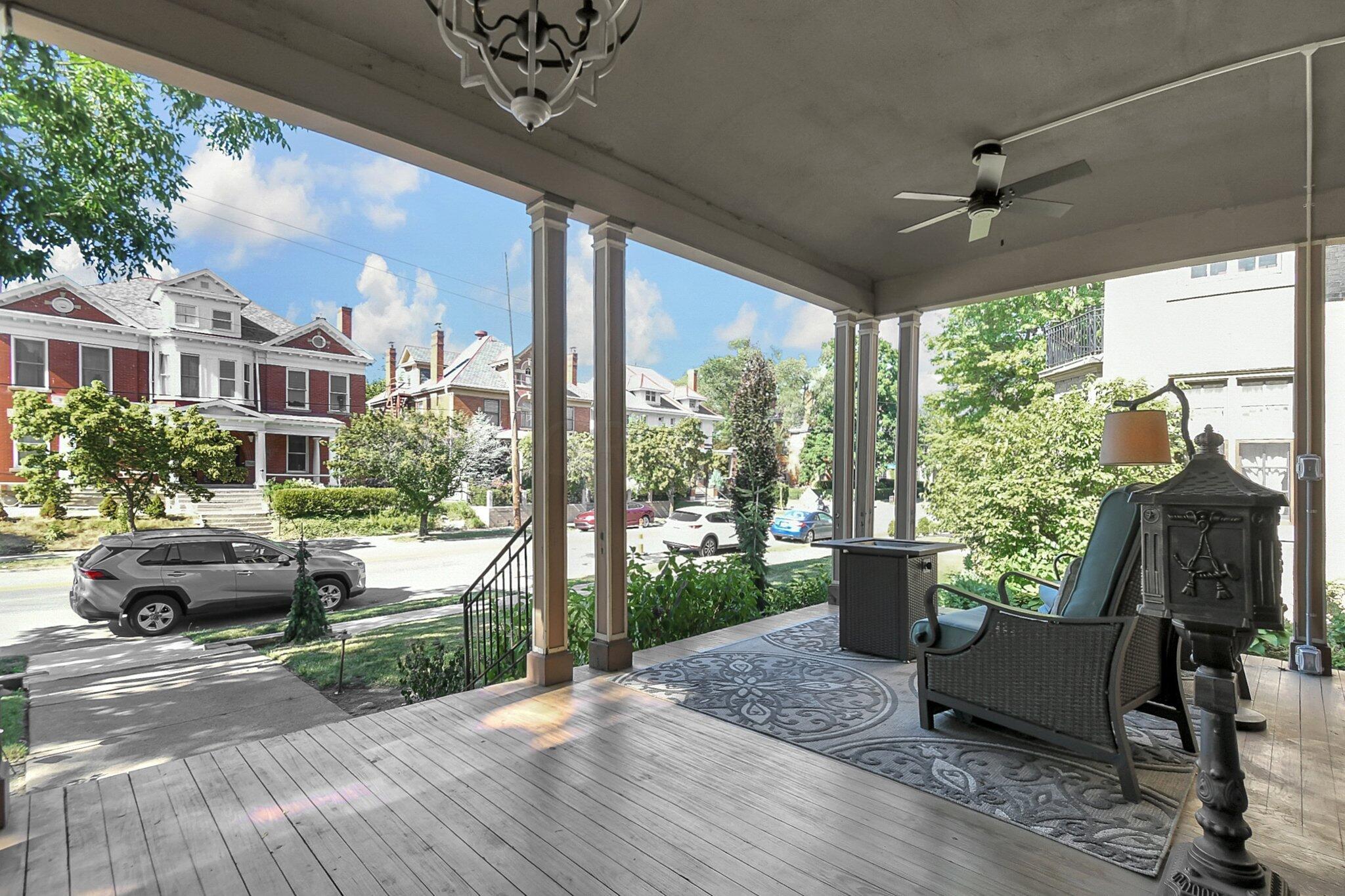 851 Bryden Road Columbus, OH 43205 - Photo 5 of 68 Huge Covered front porch