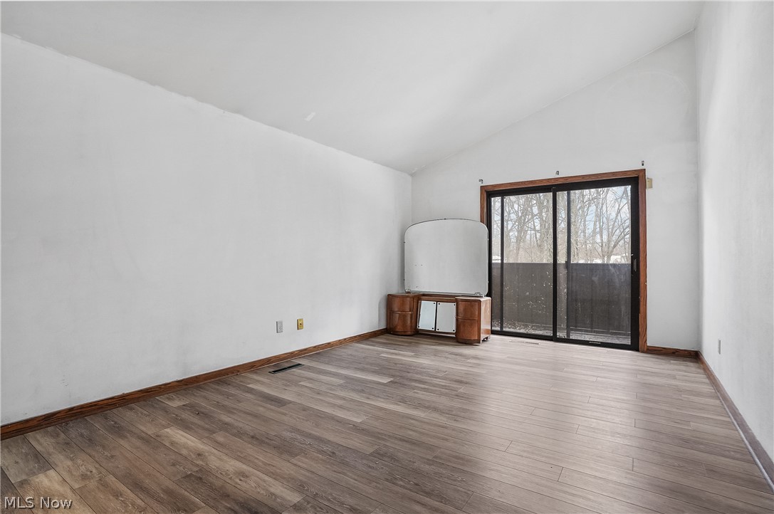285 North Road Northeast Warren, OH 44483 - Photo 16 of 50