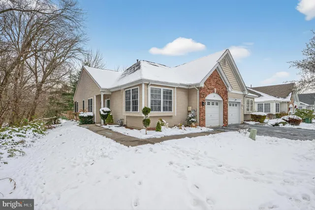 $425,000 | 269 Meadowlark Drive, Hamilton, NJ 08690