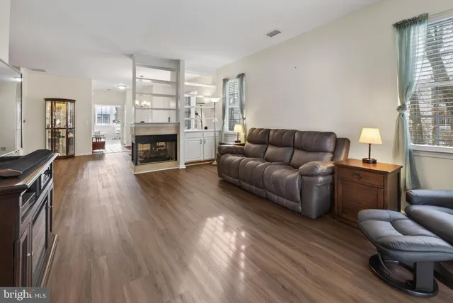 $425,000 | 269 Meadowlark Drive, Hamilton, NJ 08690