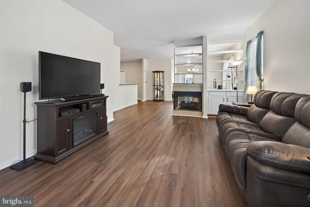 $425,000 | 269 Meadowlark Drive, Hamilton, NJ 08690