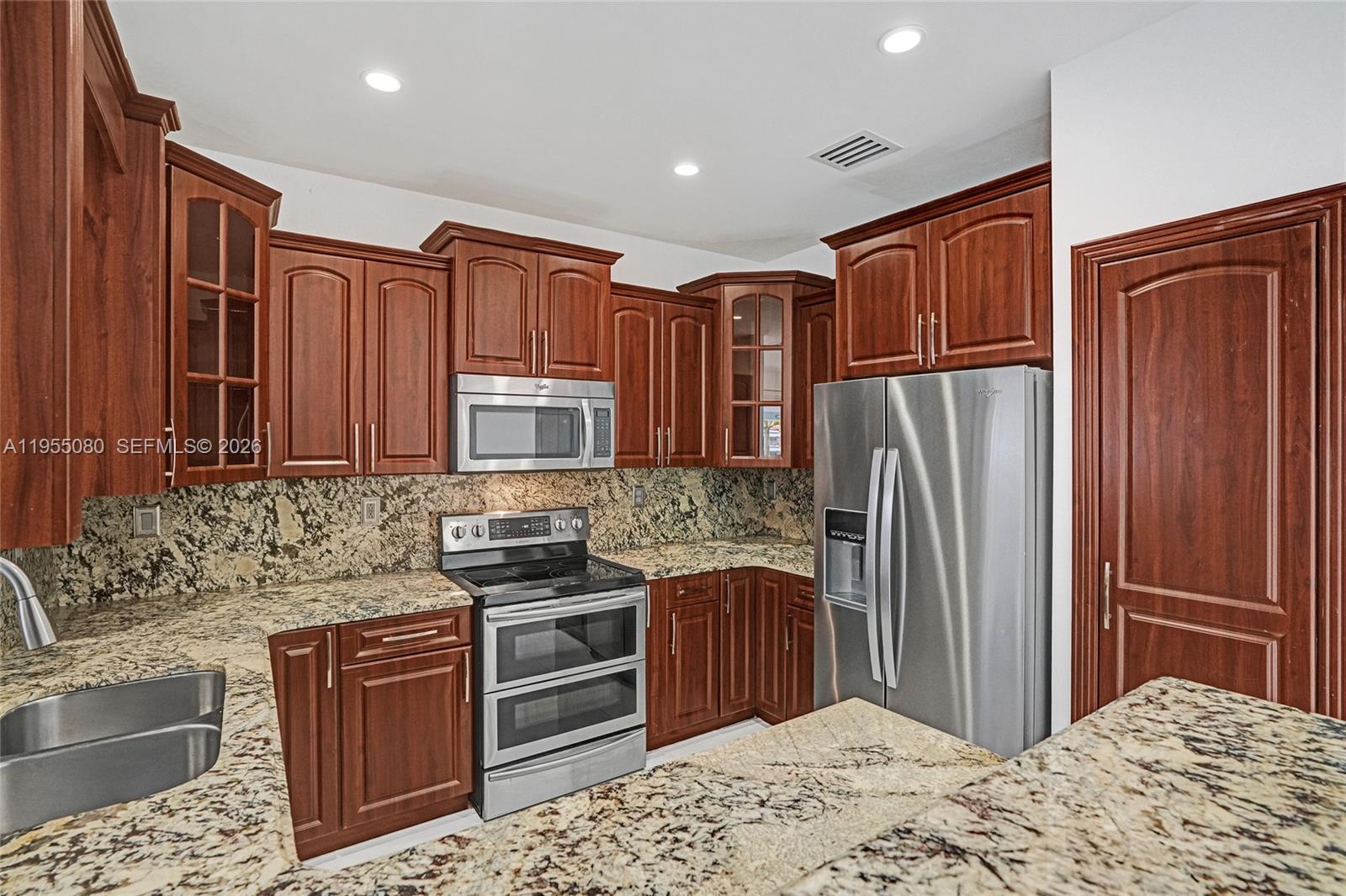 7952 Northwest 198th Street Hialeah, FL 33015 - Photo 12 of 38