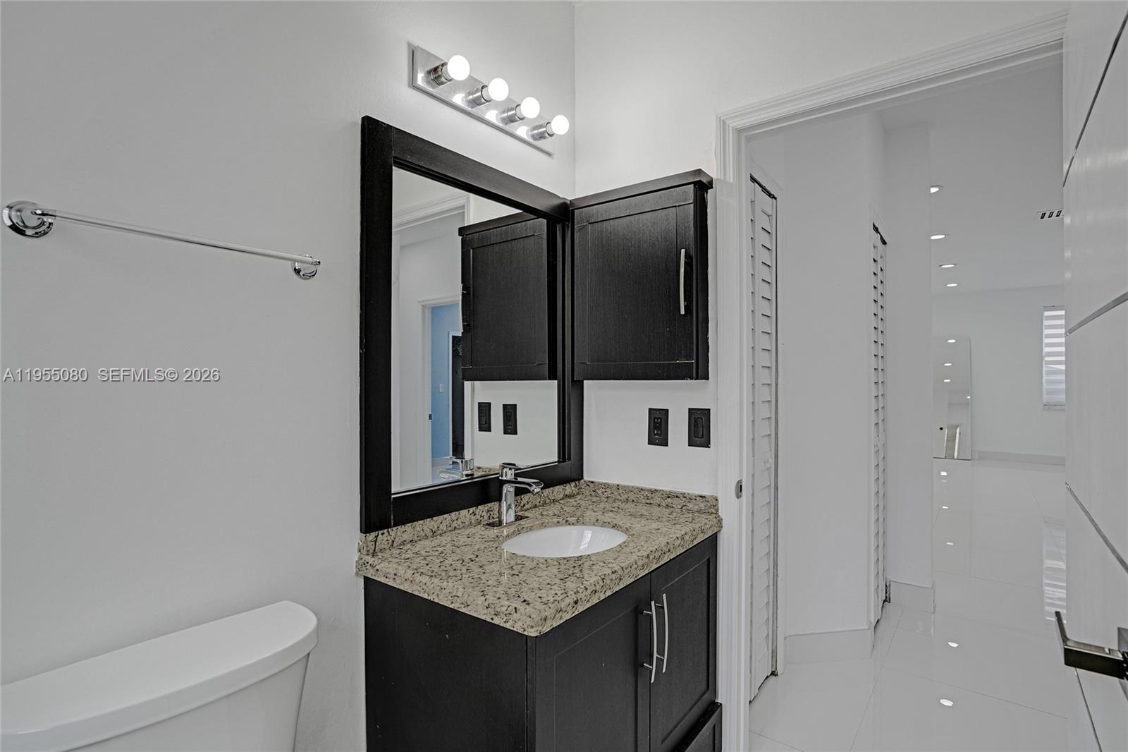 7952 Northwest 198th Street Hialeah, FL 33015 - Photo 19 of 38