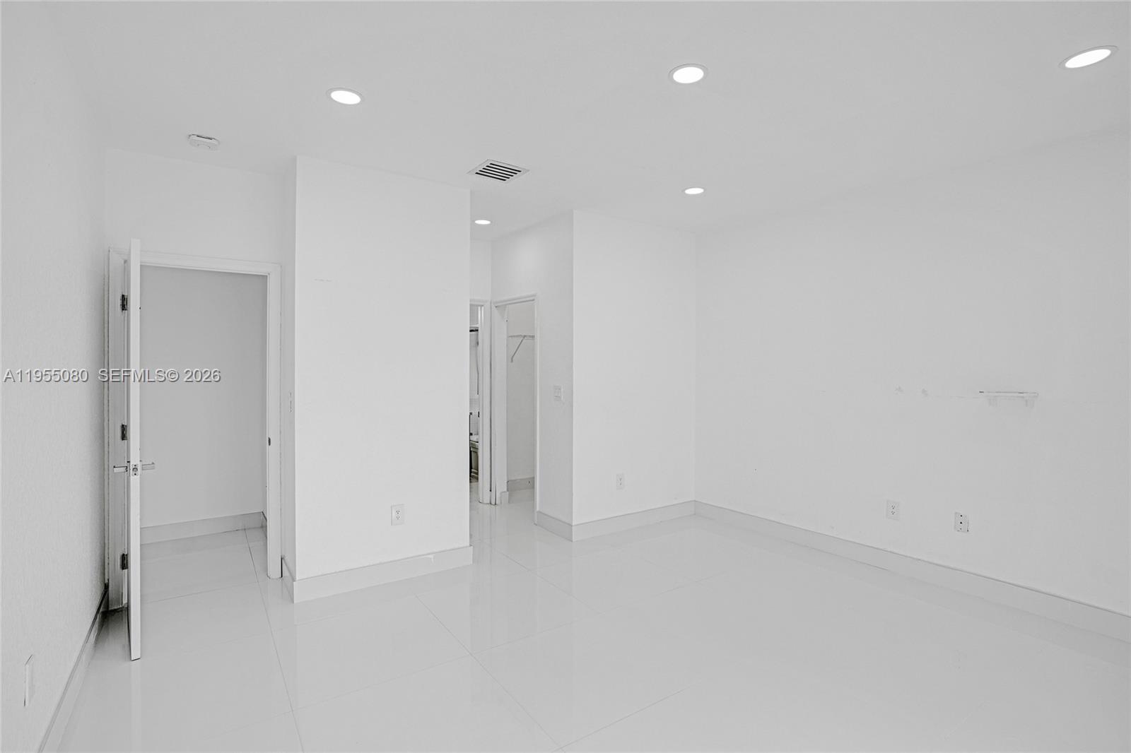 7952 Northwest 198th Street Hialeah, FL 33015 - Photo 27 of 38