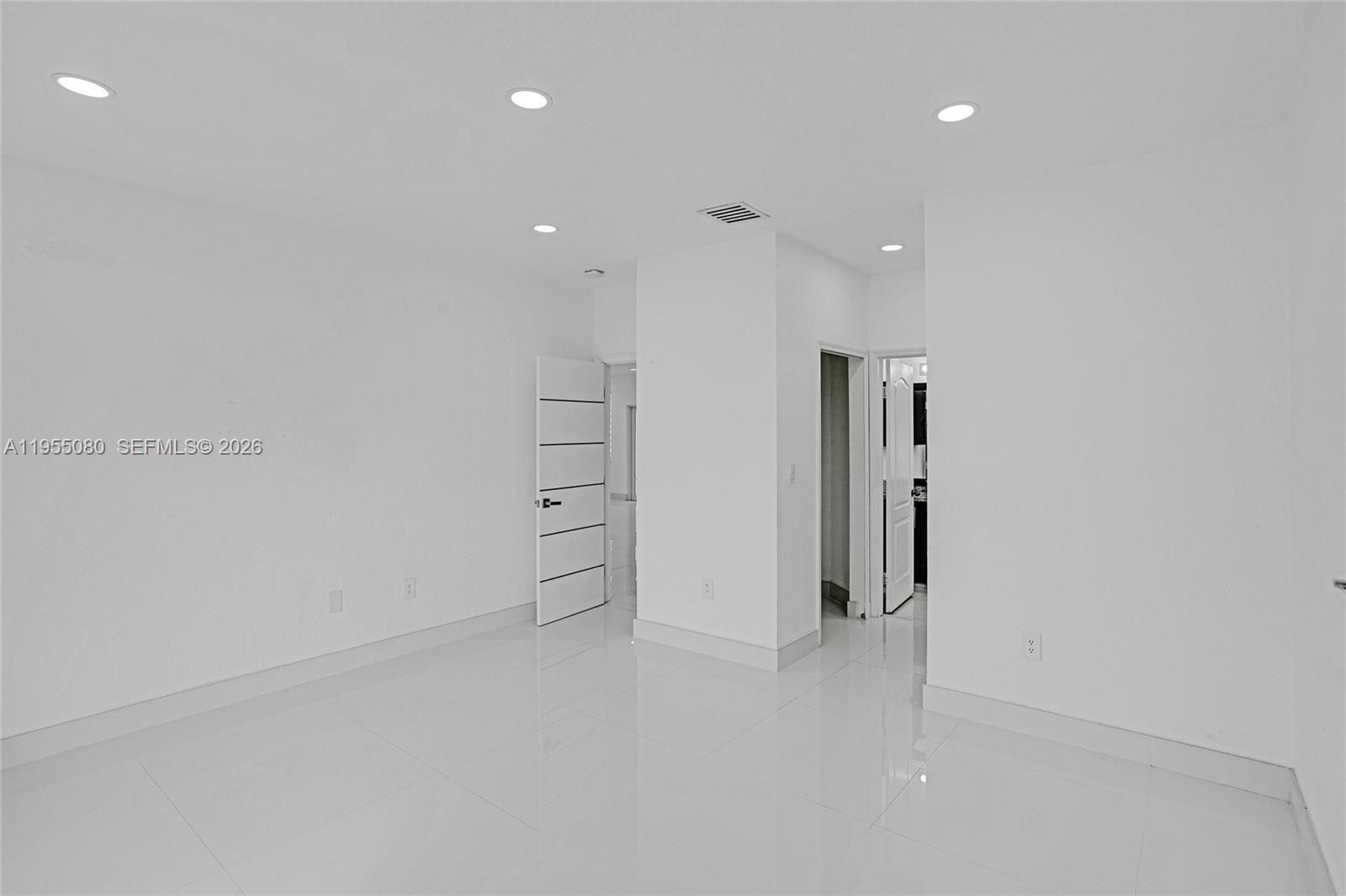 7952 Northwest 198th Street Hialeah, FL 33015 - Photo 28 of 38