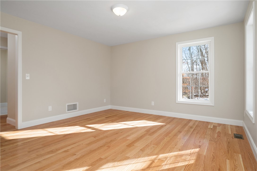 4 Jencks Road Cumberland, RI 02864 - Photo 23 of 42