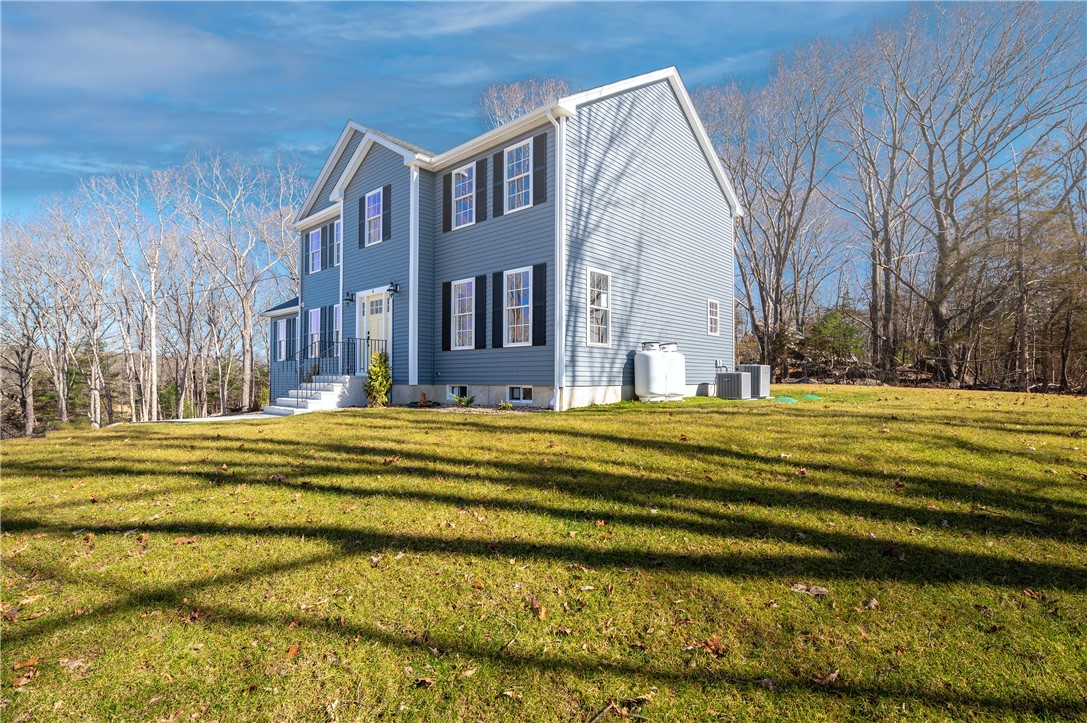 4 Jencks Road Cumberland, RI 02864 - Photo 6 of 42