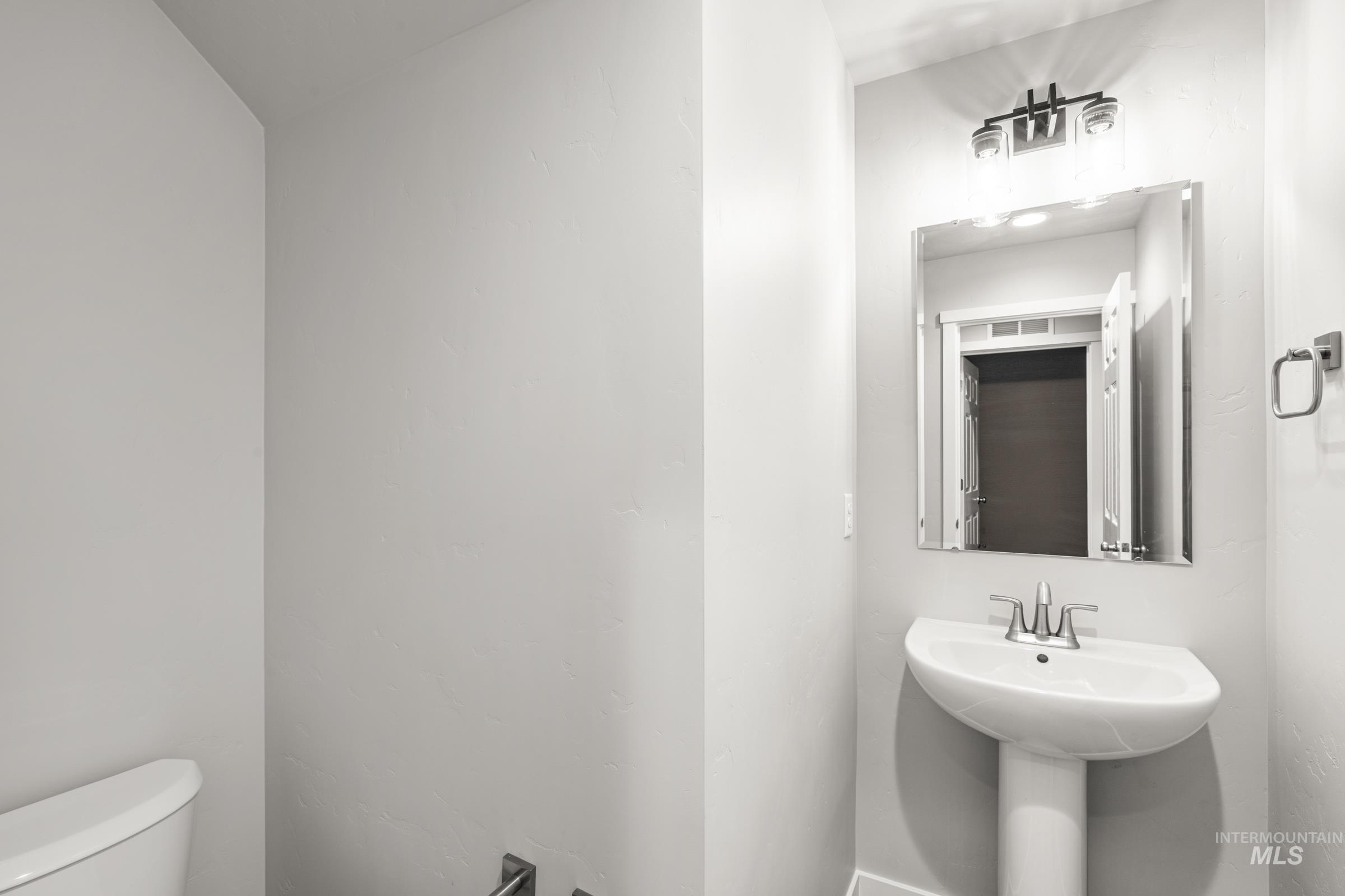 1651 Dyer Street Middleton, ID 83644 - Photo 28 of 28 Bathroom with toilet