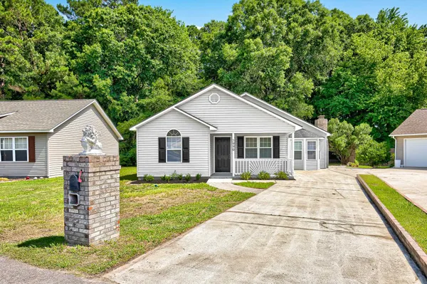 $299,900 | 7990 Short Needle Court, Murrells Inlet, SC 29576