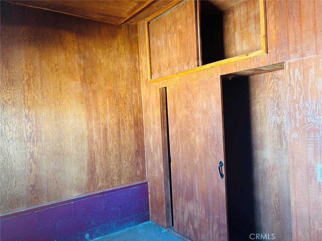 11690 Camp Rock Road Lucerne Valley, CA 92356 - Photo 9 of 33 a view of walk in closet