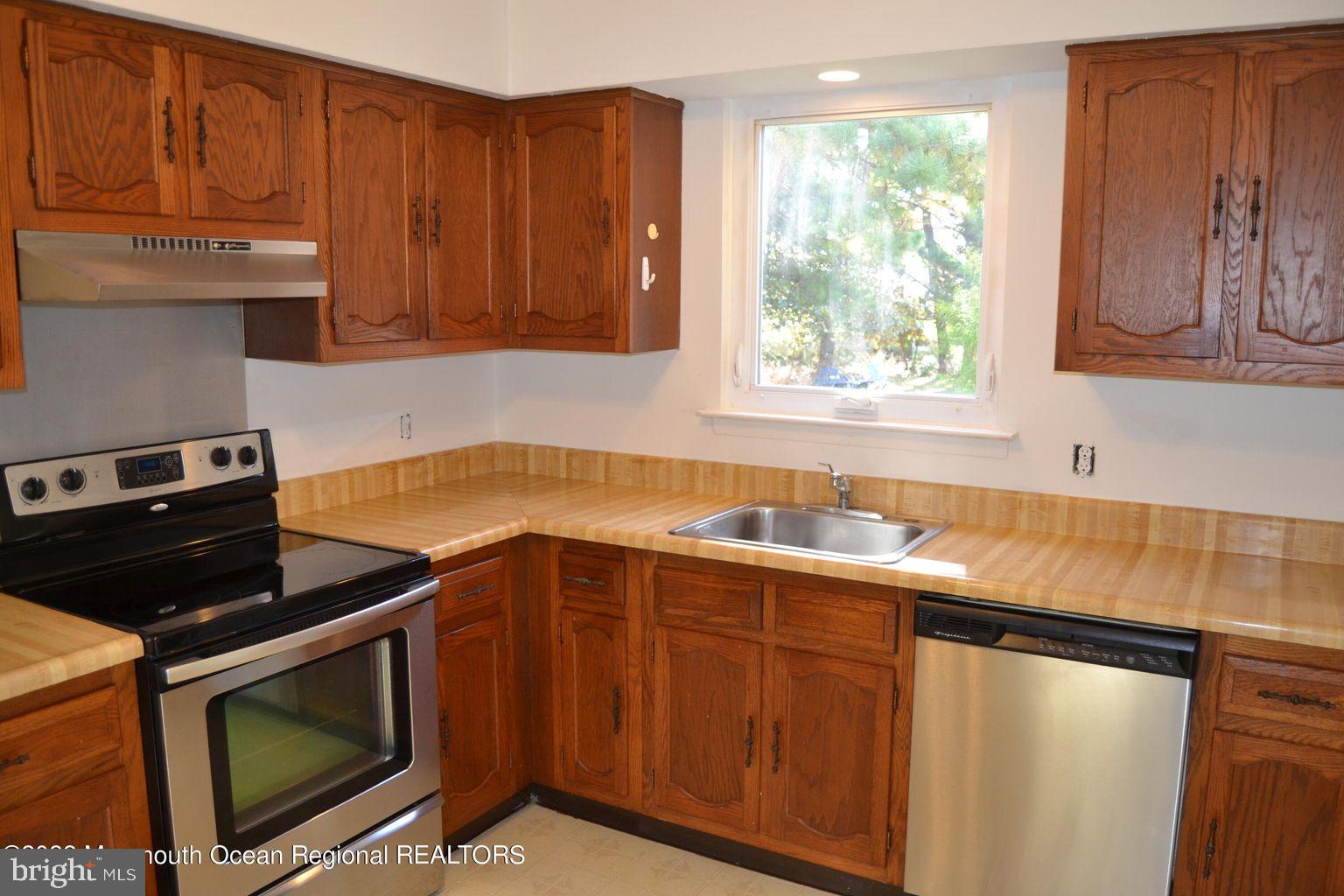 61 Sunset Road Manchester Township, NJ 08759 - Photo 5 of 10 Gallery Image 5