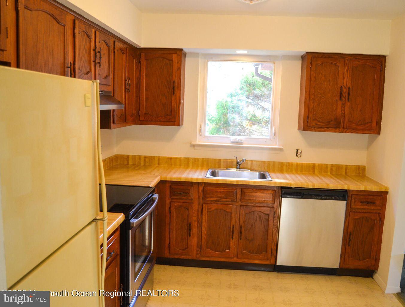 61 Sunset Road Manchester Township, NJ 08759 - Photo 6 of 10 Gallery Image 6
