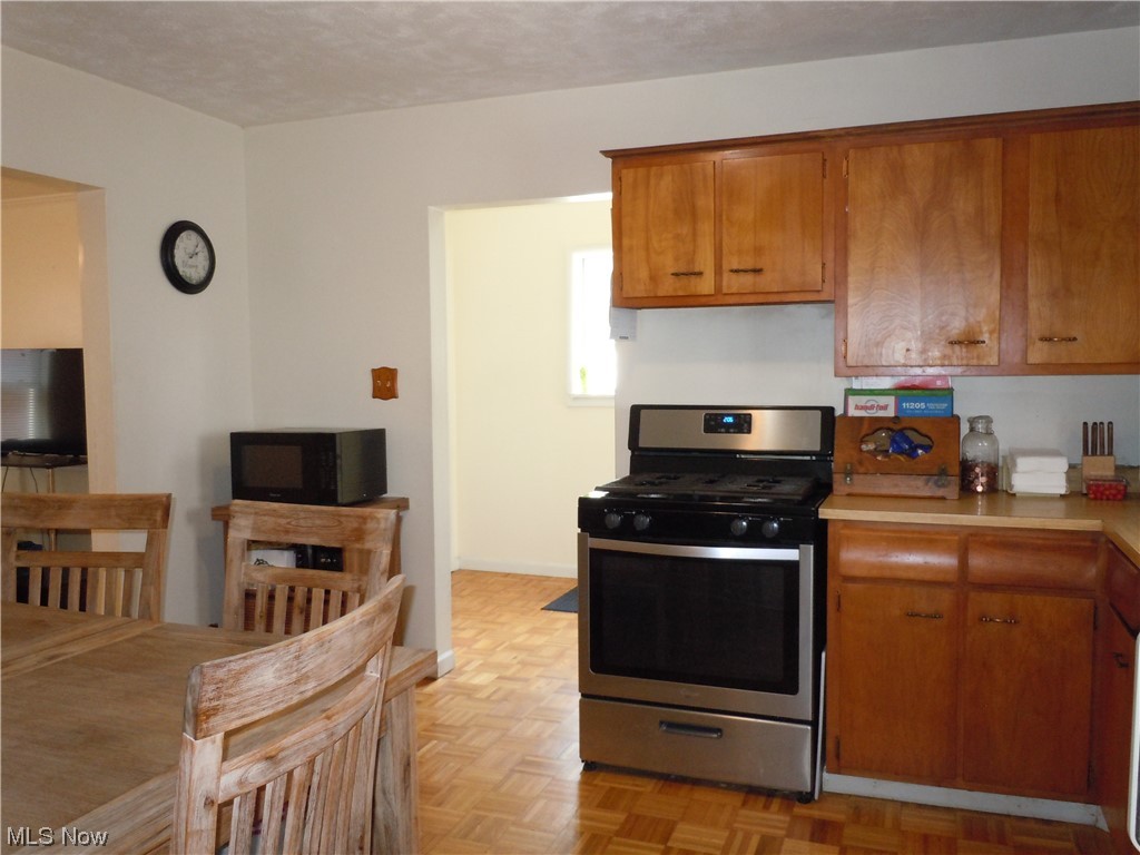 904 London Road Cleveland, OH 44110 - Photo 3 of 20 kitchen view