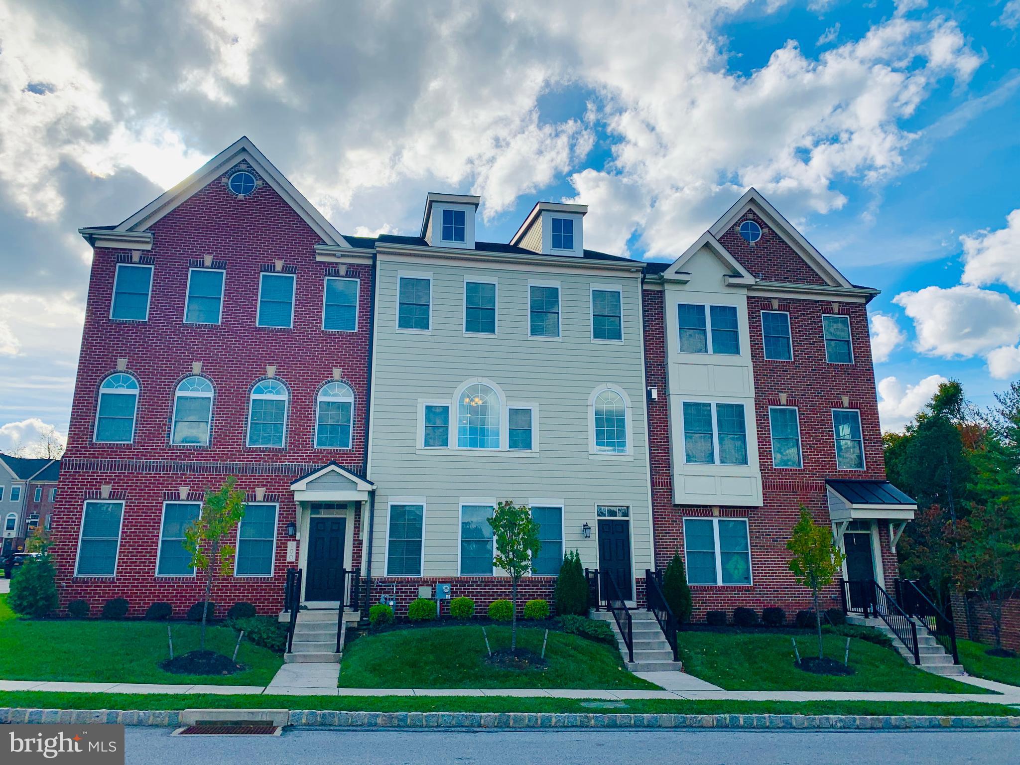 102 Agnes Grace Lane, Unit 13 Wayne, PA 19087 - Photo 1 of 33