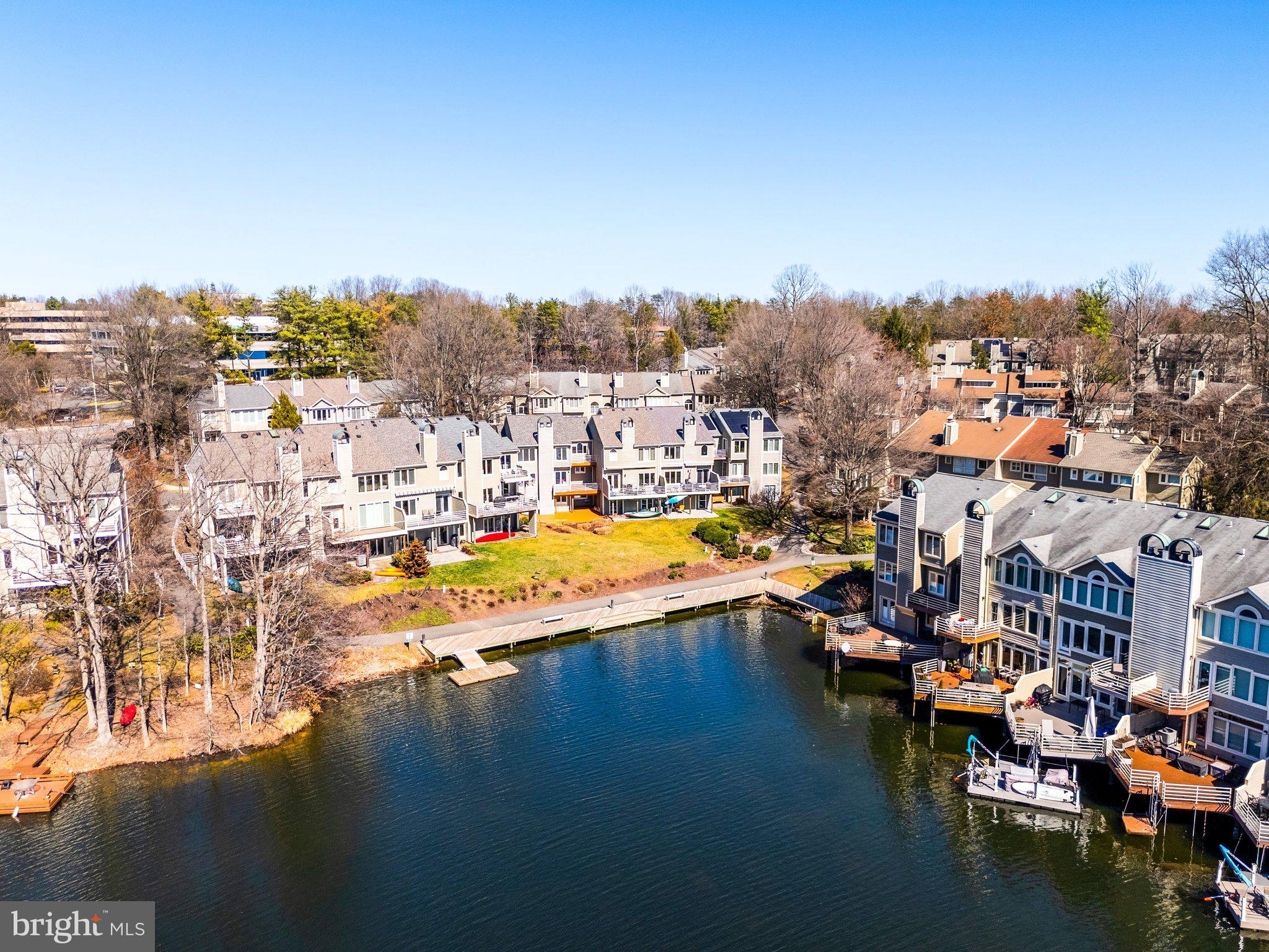 11123 Lakespray Way Reston, VA 20191 - Photo 6 of 47 a view of a city