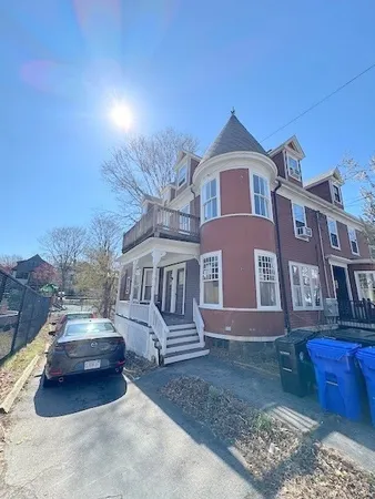 $4,400 | 24 Brook Street, Unit 2, Brookline, MA 02445