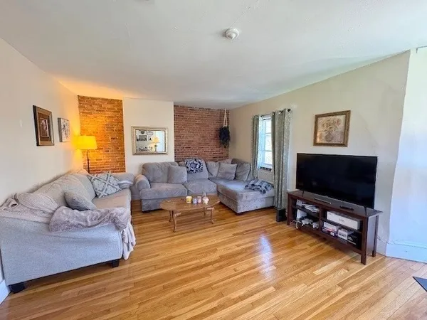 $4,400 | 24 Brook Street, Unit 2, Brookline, MA 02445