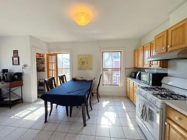 $4,400 | 24 Brook Street, Unit 2, Brookline, MA 02445