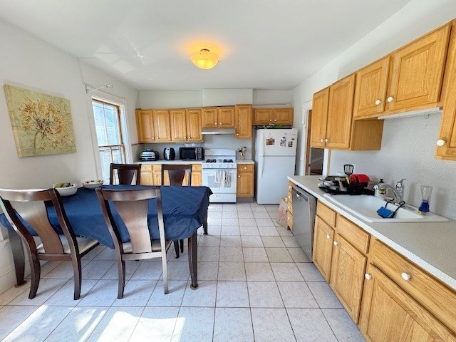 24 Brook Street, Unit 2 Brookline, MA 02445 - Photo 9 of 29
