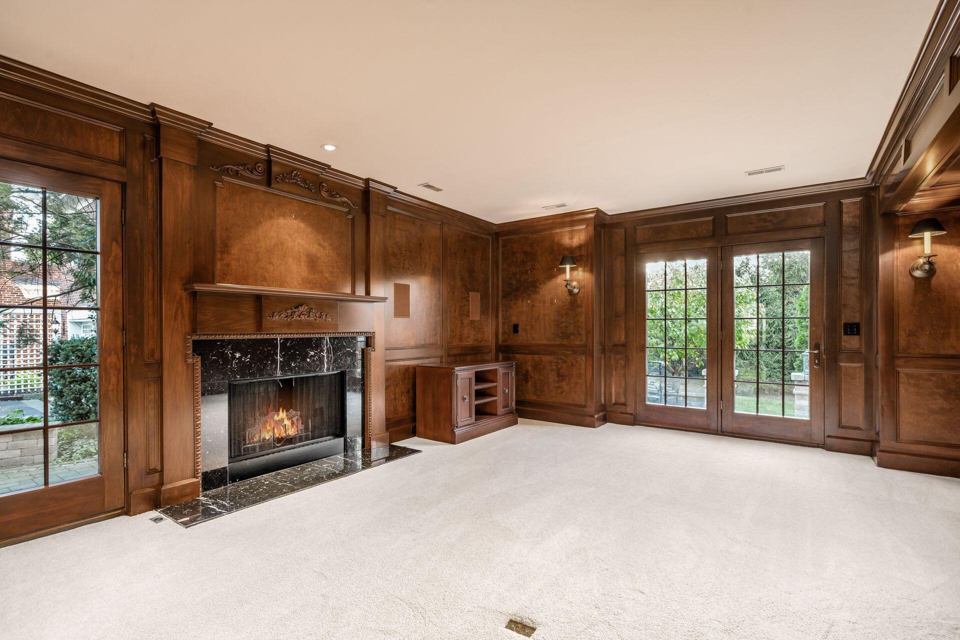 1811 Roxbury Road Columbus, OH 43212 - Photo 21 of 56 Family Room