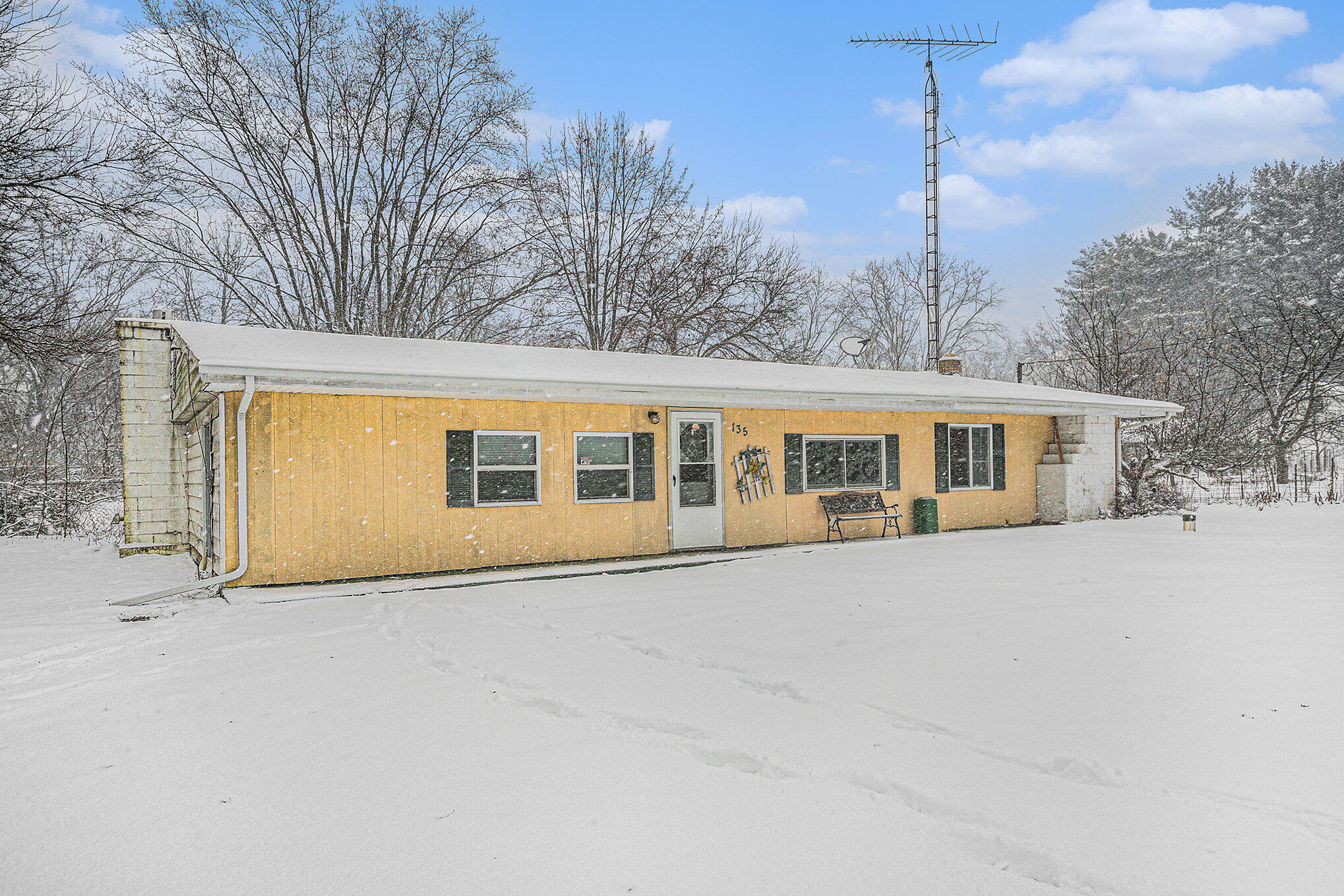 135 Green Gable Road Niles, MI 49120 - Photo 1 of 11 primary