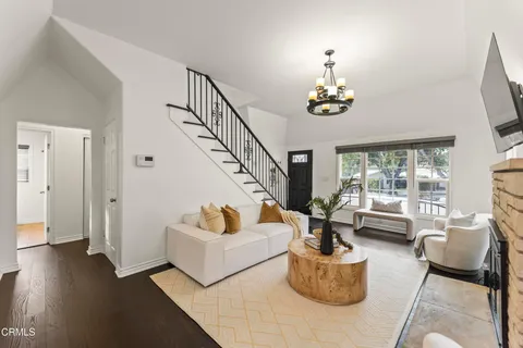 $1,548,000 | 4608 La Crescenta Avenue, La Crescenta, CA 91214