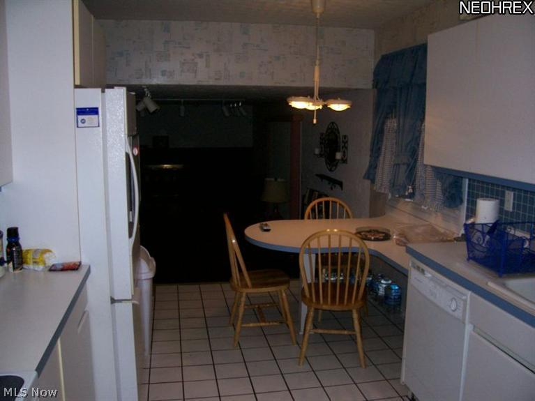 4573 McFarland Road Cleveland, OH 44121 - Photo 9 of 24