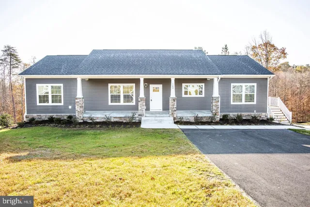 $2,800 | 145 Hickory Hill Overlook Ct., Fredericksburg, VA 22405