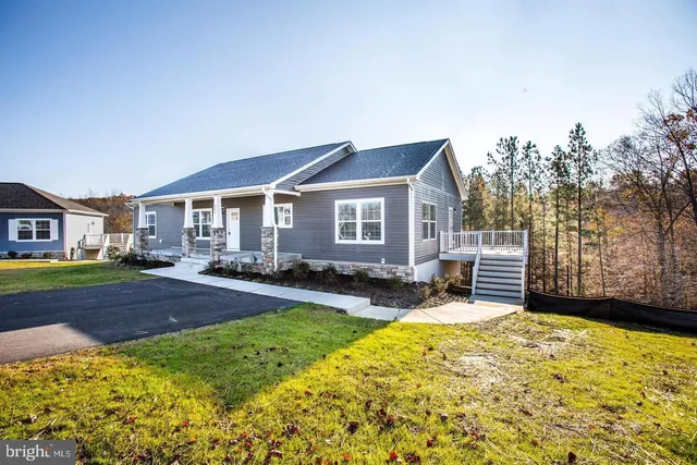 $2,800 | 145 Hickory Hill Overlook Ct., Fredericksburg, VA 22405