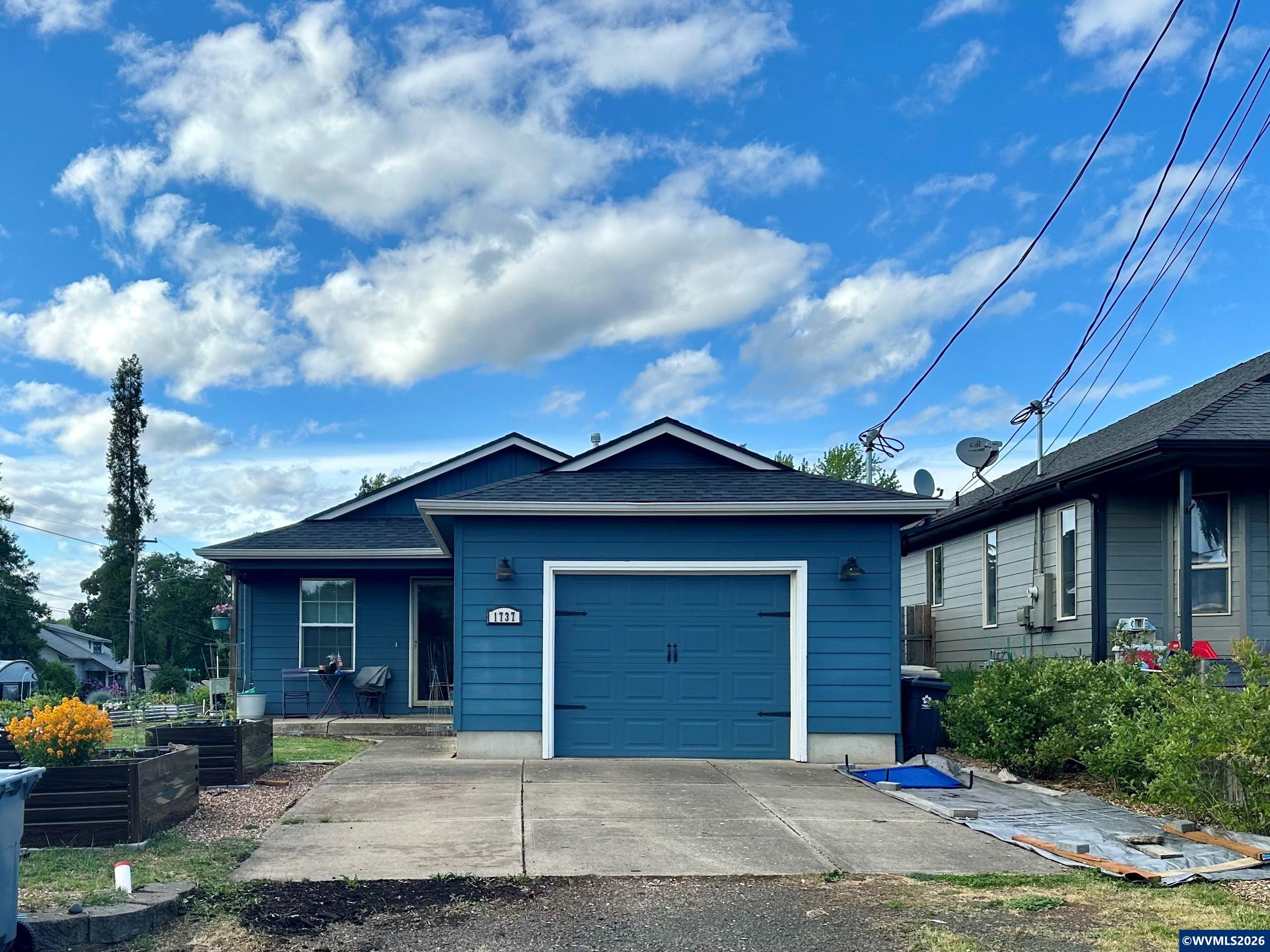 1737 Southwest 13th Avenue Albany, OR 97321 - Photo 2 of 40 Gallery Image 2