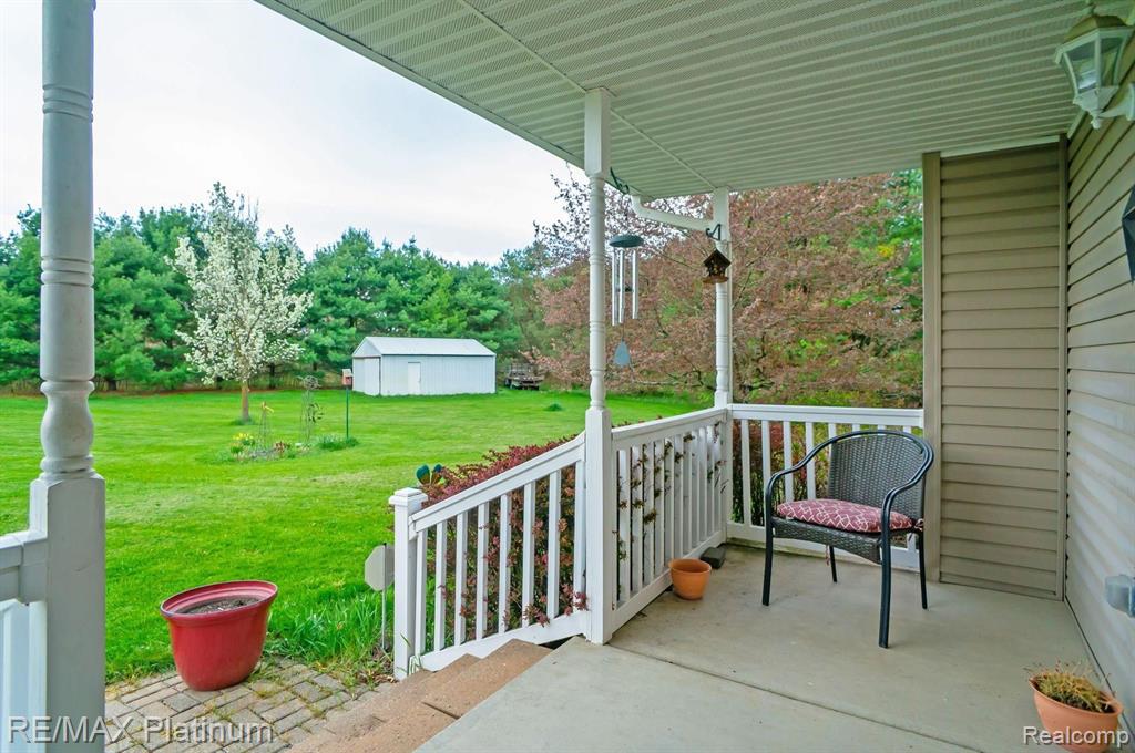 727 North Hacker Road Howell, MI 48843 - Photo 2 of 28