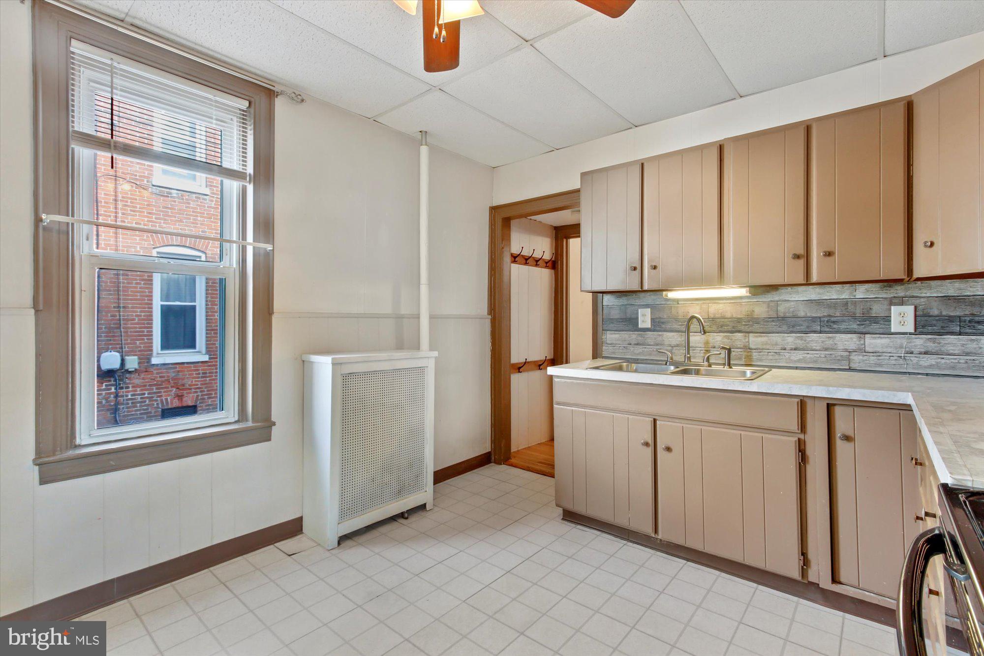 212 East Middle Street Hanover, PA 17331 - Photo 9 of 28 Gallery Image 9
