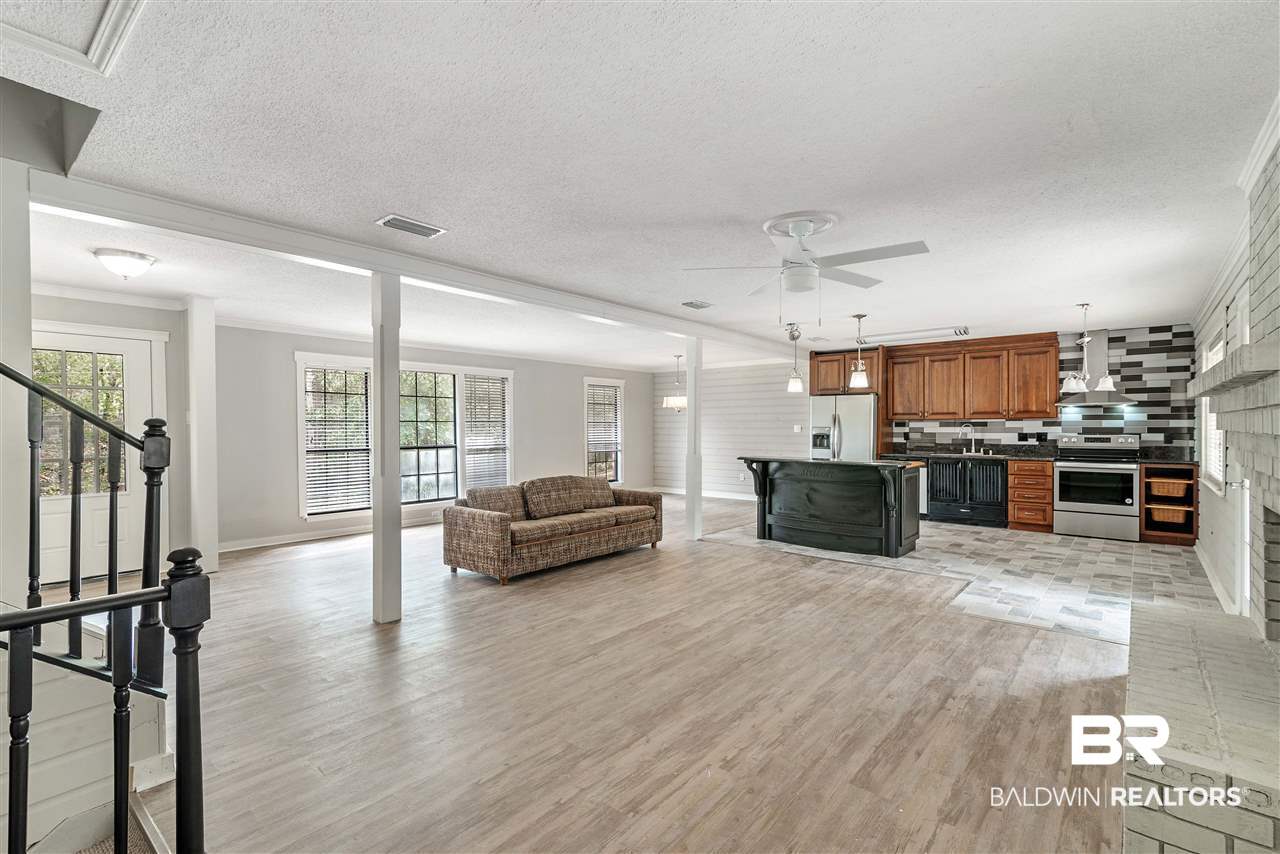 333 Ridgewood Drive Daphne, AL 36526 - Photo 2 of 29