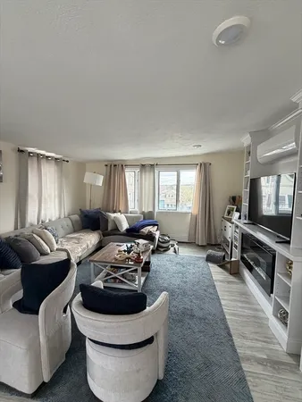 $3,200 | 26 Clay Avenue, Unit 2, Everett, MA 02149