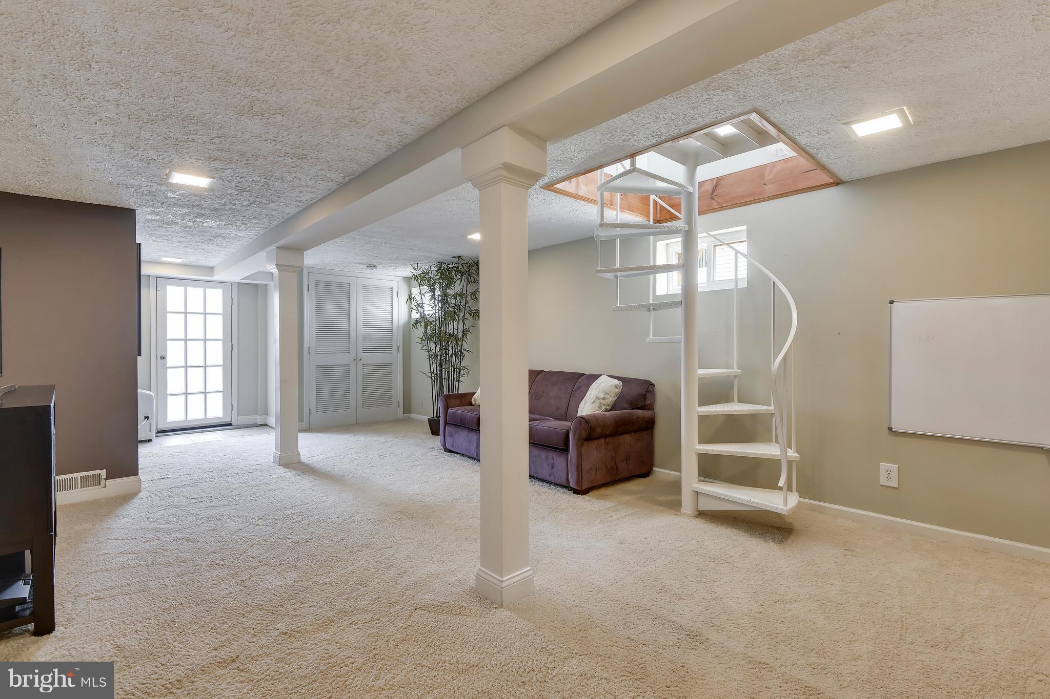 396 Riverside Drive Pasadena, MD 21122 - Photo 18 of 30 Family Room features separate entrance