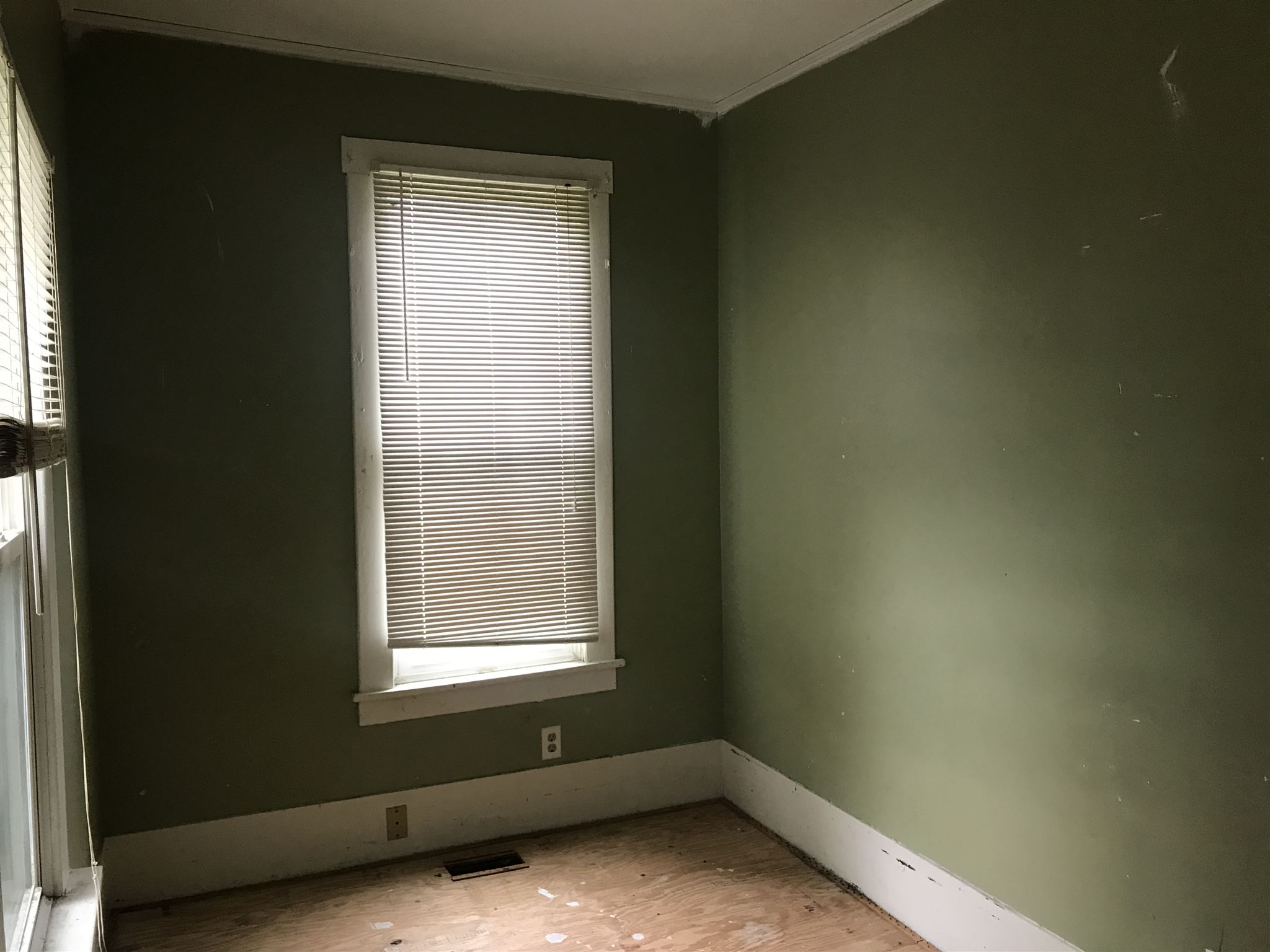 1223 Franklin Avenue Rochester, IN 46975 - Photo 7 of 10