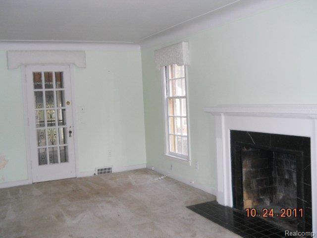 17375 Huntington Road Detroit, MI 48219 - Photo 2 of 9 LR