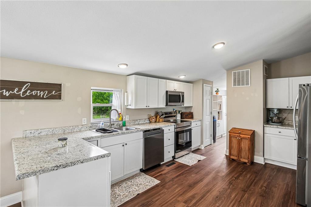 351 Northwest 621st Road Centerview, MO 64019 - Photo 19 of 36
