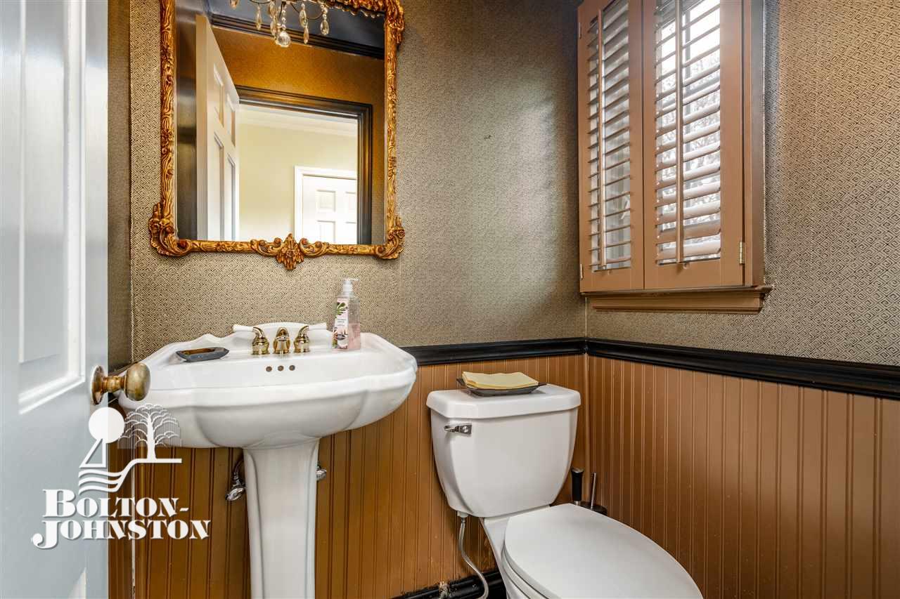 376 Moross Road Grosse Pointe Farms, MI 48236 - Photo 19 of 62