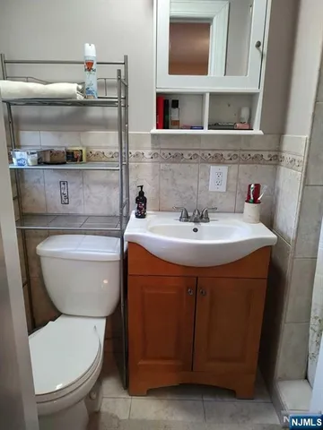 $799,000 | 190 Martha Avenue, Elmwood Park, NJ 07407