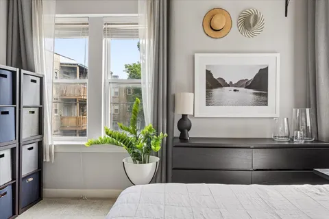 $575,000 | 2114 North Spaulding Avenue, Unit 2, Chicago, IL 60647