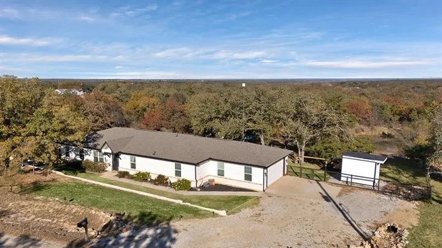 $395,000 | 399 Wild Hill Oak Drive, Springtown, TX 76082