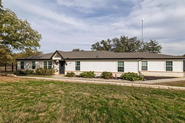 $395,000 | 399 Wild Hill Oak Drive, Springtown, TX 76082