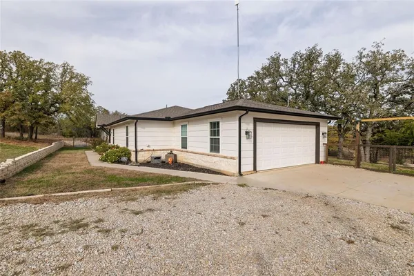 $388,900 | 399 Wild Hill Oak Drive, Springtown, TX 76082