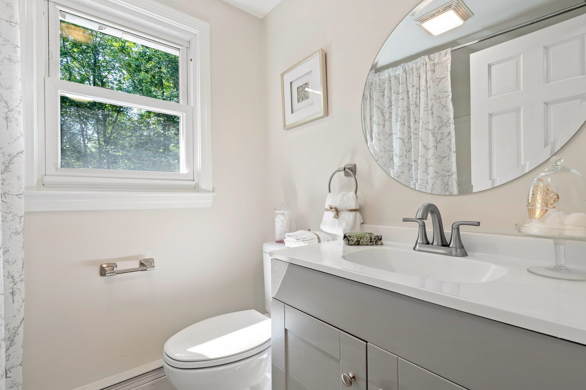 7 Timberlane Road Plaistow, NH 03865 - Photo 15 of 36